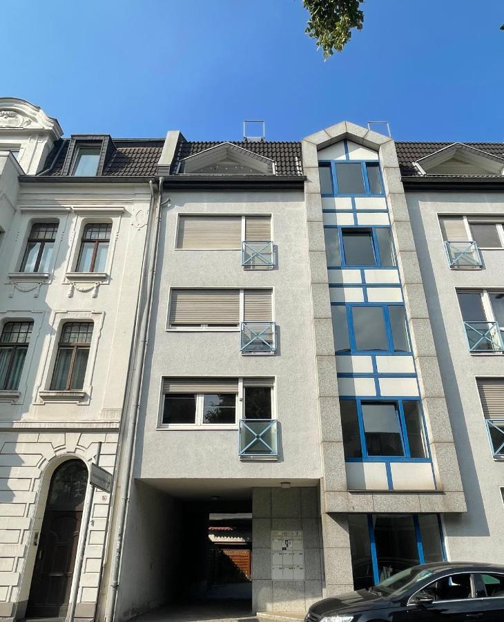 Golden Design Apartment Familie Business 6 Pers Buero Fitnessecke Naehe Messe Dus 1000 Mbit Duisbourg Extérieur photo