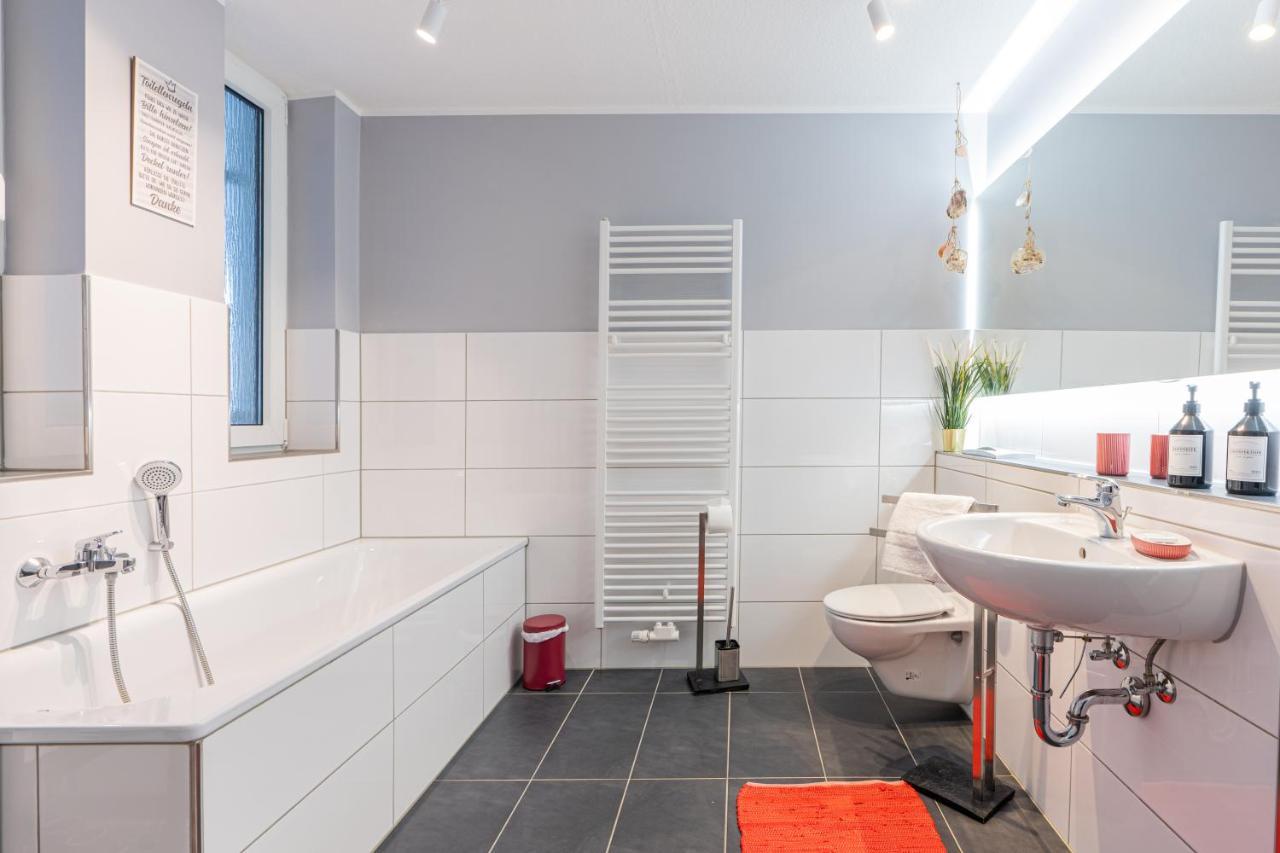 Golden Design Apartment Familie Business 6 Pers Buero Fitnessecke Naehe Messe Dus 1000 Mbit Duisbourg Extérieur photo